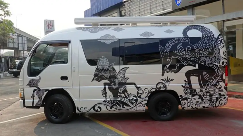 1. Mobil Elf Short Wayang