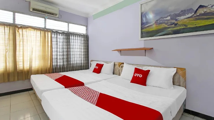 OYO Life 91957 Hotel Roda Mas 2